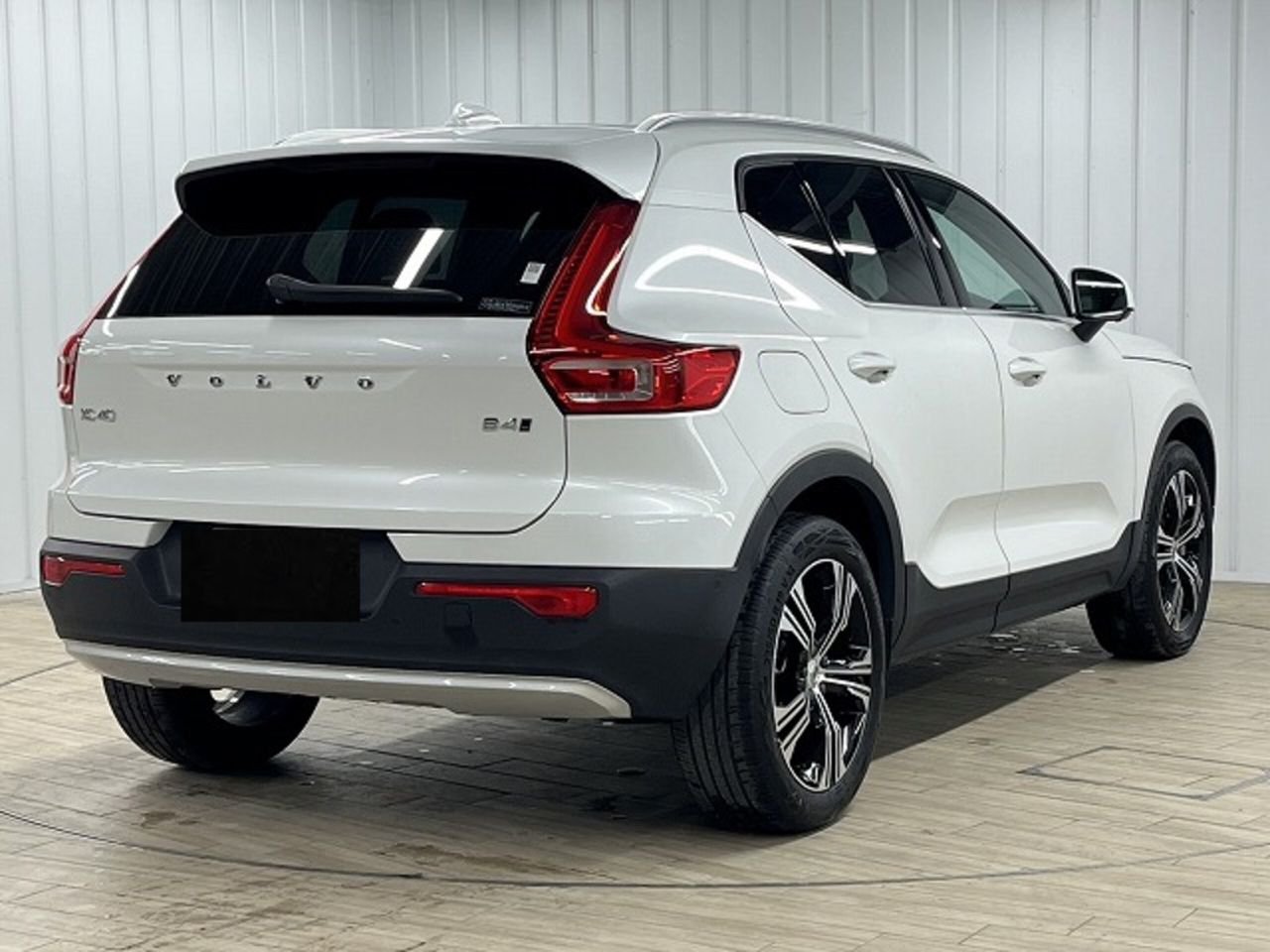 
								Xc40 full									